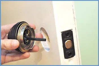 State Locksmith Services Chino, CA 909-321-2941 - 5-change-locks-service